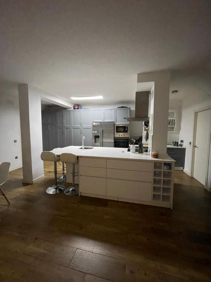 Mediterranean House - Habitaciones Privadas En Casa Compartida Mairena del Aljarafe Eksteriør billede