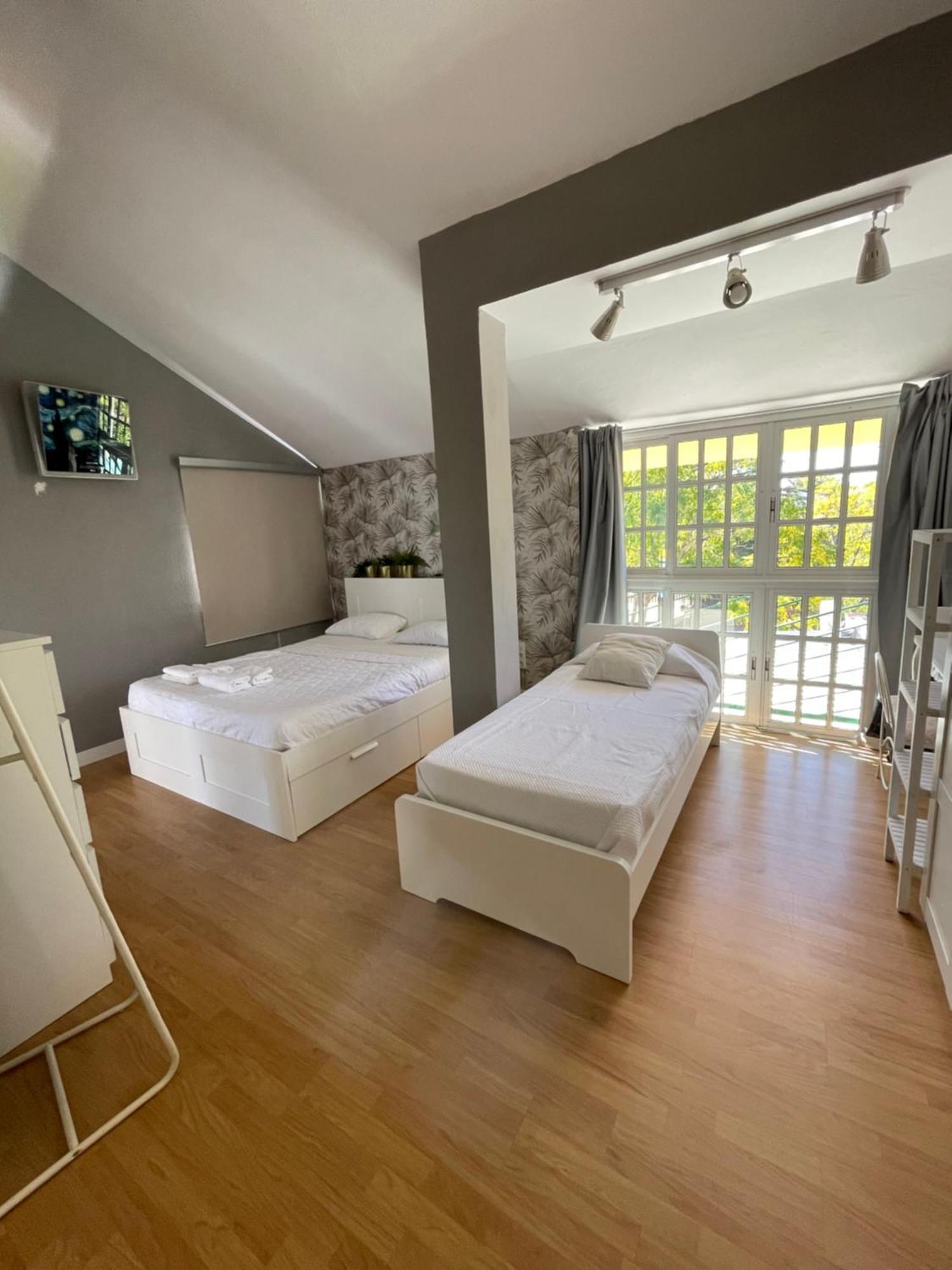 Mediterranean House - Habitaciones Privadas En Casa Compartida Mairena del Aljarafe Eksteriør billede