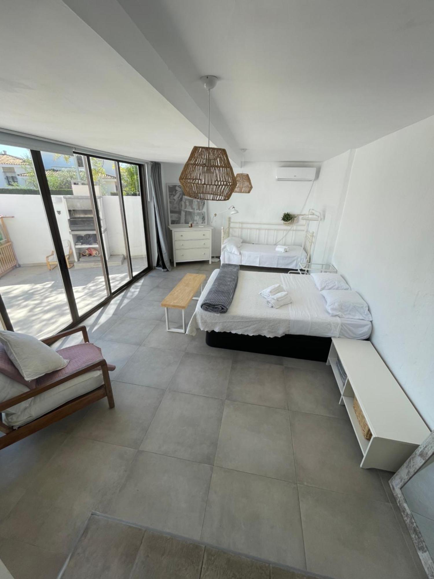 Mediterranean House - Habitaciones Privadas En Casa Compartida Mairena del Aljarafe Eksteriør billede