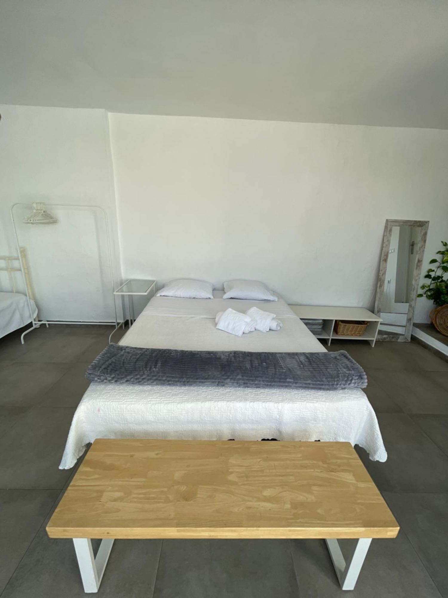 Mediterranean House - Habitaciones Privadas En Casa Compartida Mairena del Aljarafe Eksteriør billede